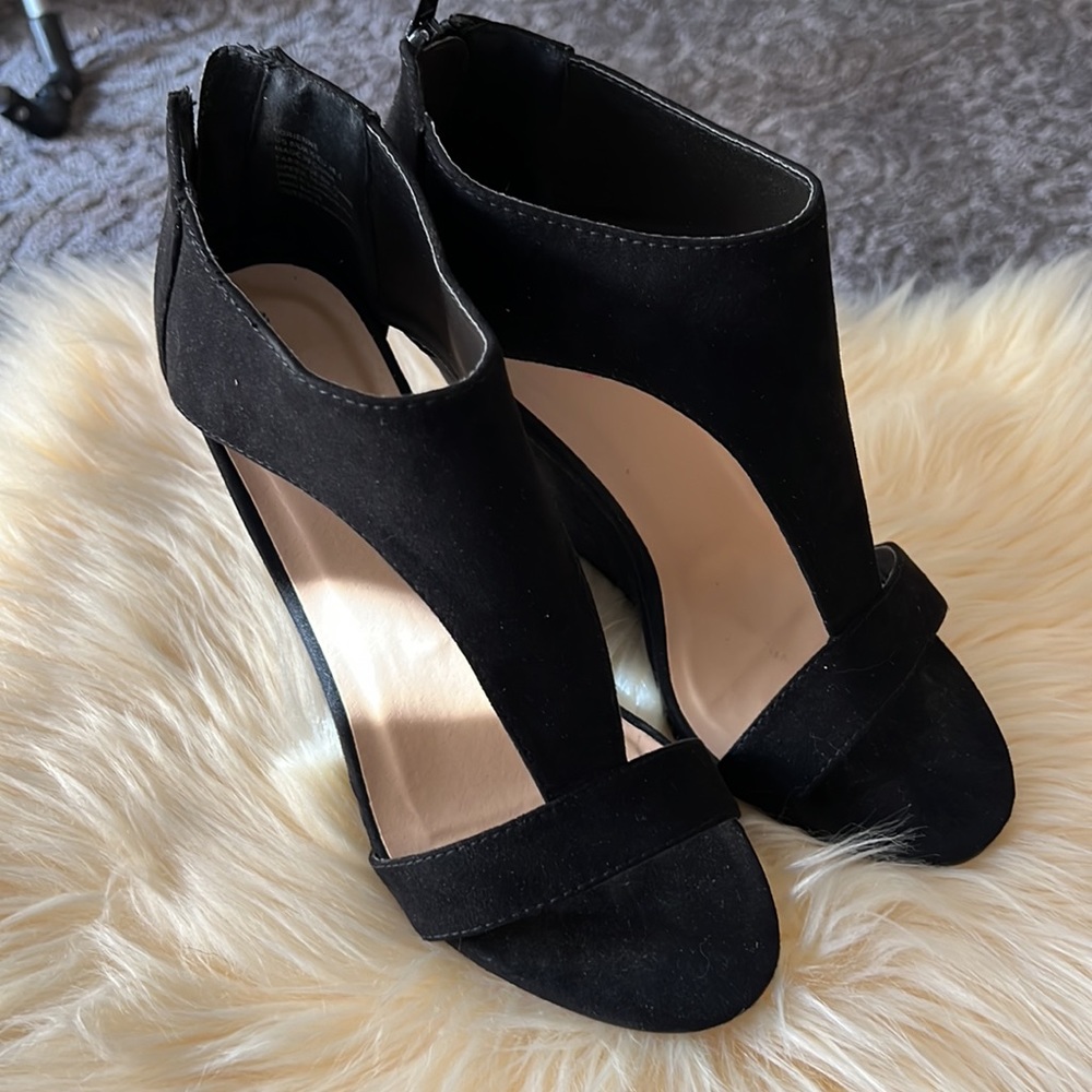 Just Fab Black wedge heel sandals